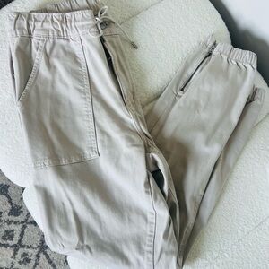 American Eagle Outfitters Tan Cargo Joggers Relaxed with Elastic Waist